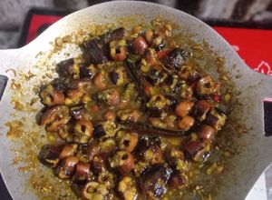 Hình của món Lươn kho sả nghệ...🥦🥒🥕🌽.