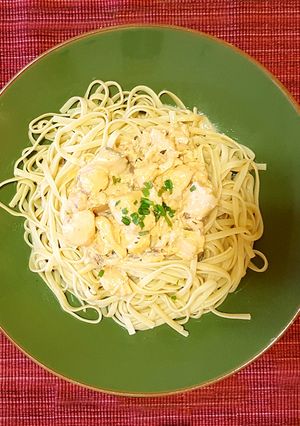 Una foto de Tallarines con salmón a la crema