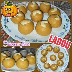 Besan ke Laddoo A picture of Besan ke Laddoo.