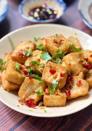 Hình của món Đậu Hũ Chiên Sốt Tỏi Ớt.