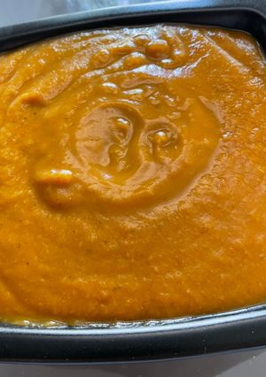 Una foto de Crema de verduras con lentejas y toque exótico