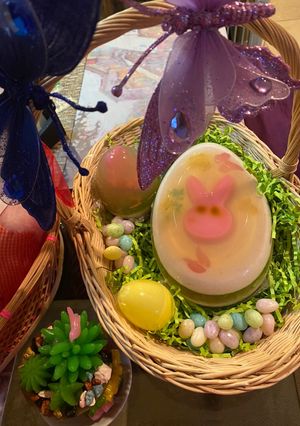 Hình của món Rau câu Easter và chậu hoa xương rồng 🌵.
