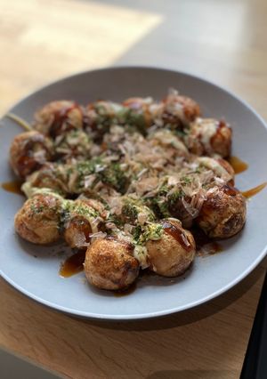 A picture of Takoyaki using plain flour / octopus balls 🐙.