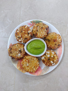 સાબુદાણા ના વડા (Sabudana Vada recipe in Gujarati) રેસીપી મુખ્ય ફોટો