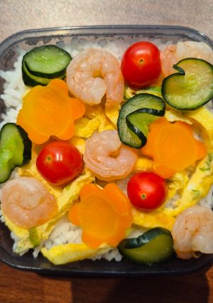 Foto resep Chirashi Sushi / Chirashizushi / Sushi tersebar