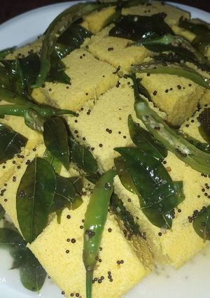 ढोकला (dhokla recipe in hindi) रेसिपी मुख्य फोटो