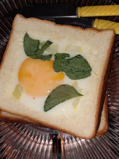Foto resep Sunny Side Up Toast (Roti Panggang Telur)