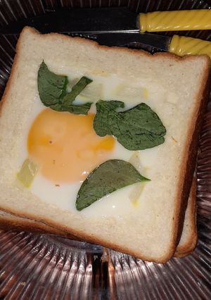 Foto resep Sunny Side Up Toast (Roti Panggang Telur)