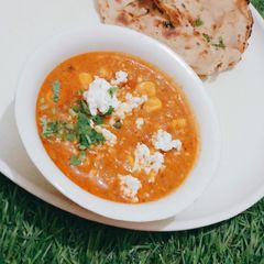 A picture of Corn Paneer gravy.