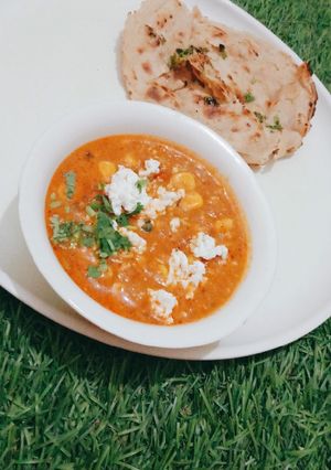 A picture of Corn Paneer gravy.