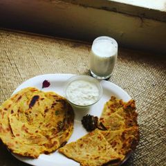 A picture of Besan Lachha Paratha.