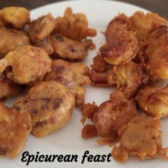 A picture of Gobi pakora Cauliflower fritters.