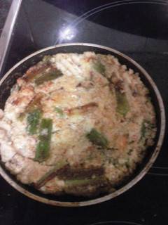 Una foto de Tortilla de huevas de merluza de palangre con ajos tiernos