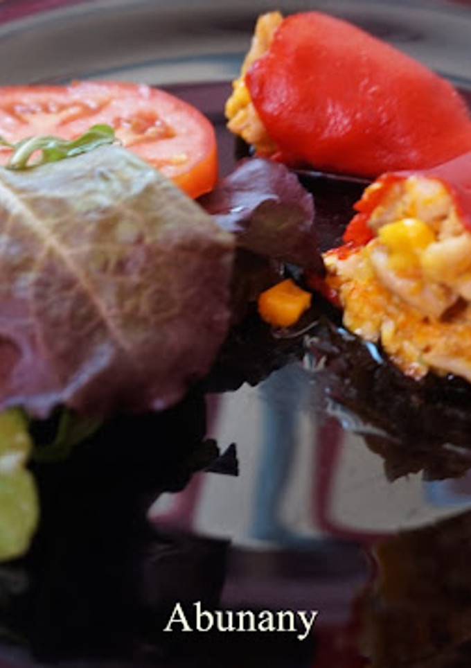 Una foto de Pimientos del piquillo relleno de pollo