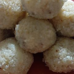A picture of Coconut sandesh.