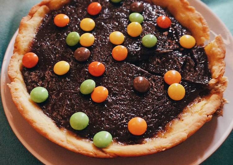 Proses meracik Pie susu dengan fla coklat yang Lezat