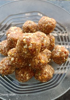 ડ્રાયફ્રૂટ લાડુ (Dry fruits Ladoo Recipe In Gujarati) રેસીપી મુખ્ય ફોટો