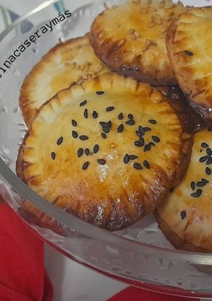 Una foto de Empanadillas de dulce de membrillo y frutos secos