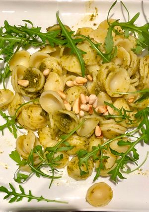 Une photo de Orecchiette au pistou de roquette et pignons de pin