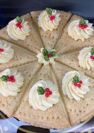 A picture of Puff pastry fresh cream cake.