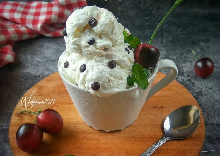 Vanilla choco chip ice cream