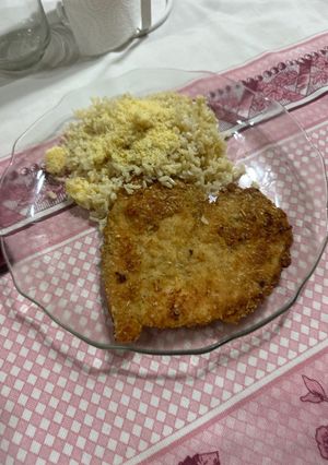 Una foto de Arroz Integral con Milanesa de Pollo