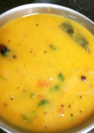 A picture of Gujarati khatti meethi dal.
