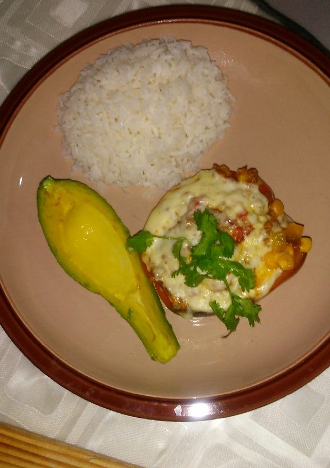 Una foto de Ajíes Rellenos de Carne y Queso Danés