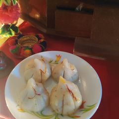 A picture of Modak.