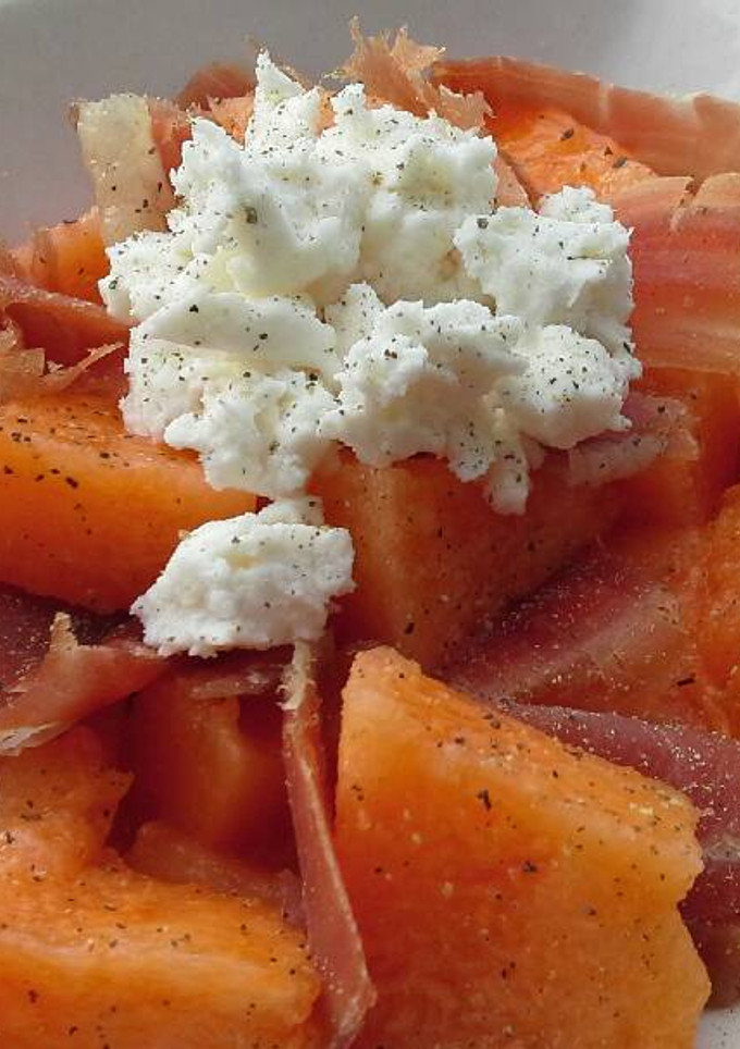 Una foto de Ensalada de melón con jamón