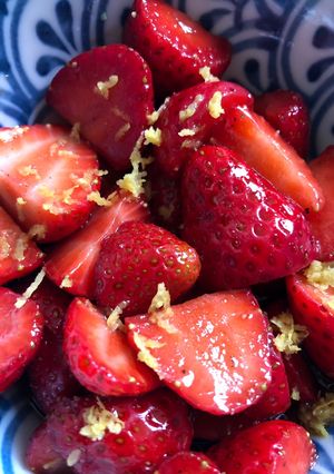 A picture of Balsamic strawberries 🍓.