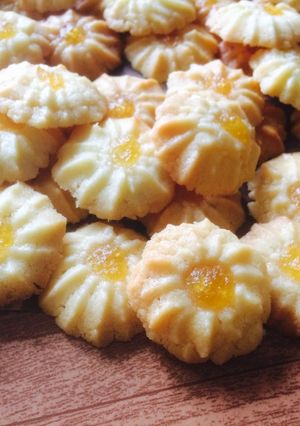 Foto resep Semprit Putih Telur Blueband Cake and Cookies