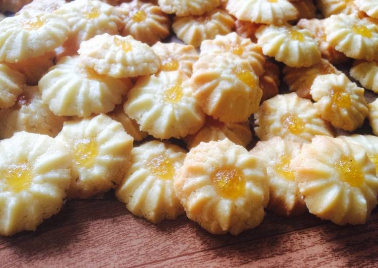 Resep Semprit Putih Telur Blueband Cake and Cookies, Menggugah Selera