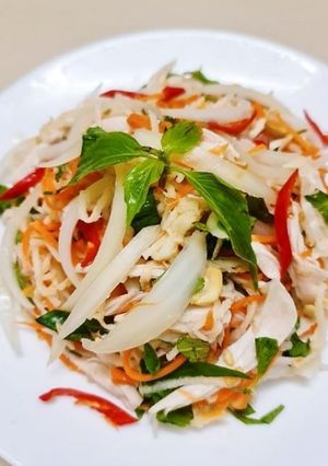 Hình của món Cách làm gỏi gà hành tây cà rốt thơm ngon.