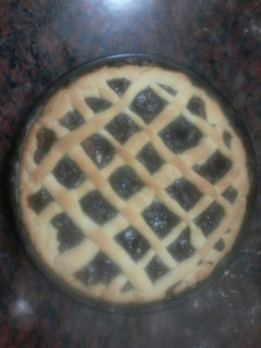 Una foto de Pasta frola con dulce de batata con chocolate