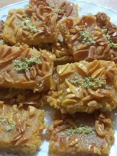 عکسی از دستور شیرینی ملکه بادام