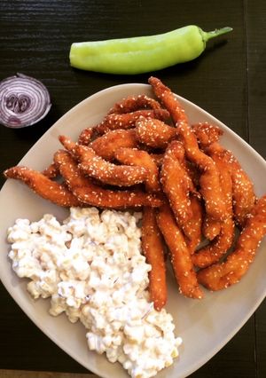 Szezámmagos csirkemellcsíkok, kukoricasalátával recept fotója