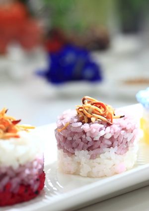 ♦泰泰風食尚廚房♦泰式甜品 植物色染椰香米糕 的食譜成品照片