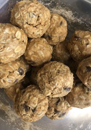 A picture of Protein balls.