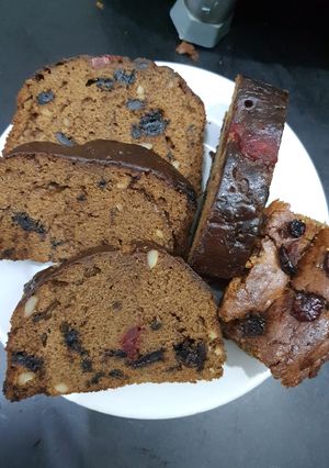 A picture of Christmas Fruit Cake.