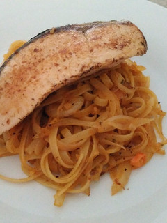 Foto resep Spicy Tomato Sauce Fettuccine with Grilled Salmon