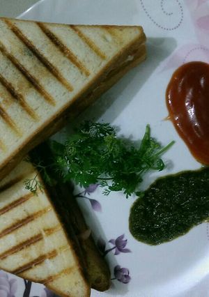 A picture of Veg grilled sandwich.