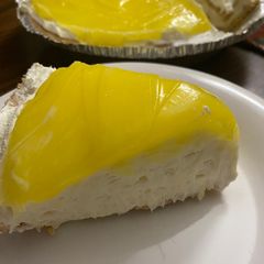 A picture of Layered lemon pie.