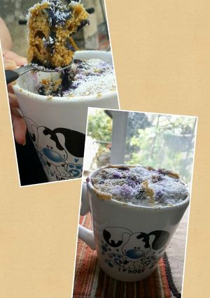 Una foto de Torta integral con arándanos en taza 🍵🍰🍇