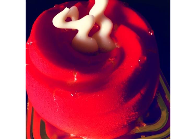 Recipe of Ultimate Red Velvet Cheesecake Mousse with white chocolate frosting