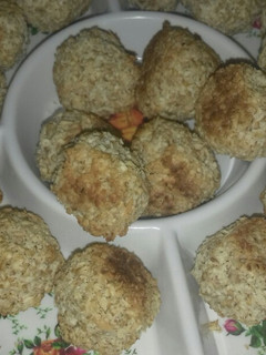Una foto de Bolitas de avena y coco