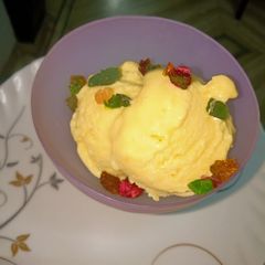 A picture of Mango Ice cream.