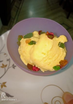 A picture of Mango Ice cream.