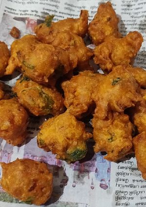 A picture of Vazhakkai Bonda/Plantain Starter.