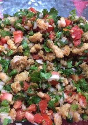 Una foto de Ensalada de chicharrón
